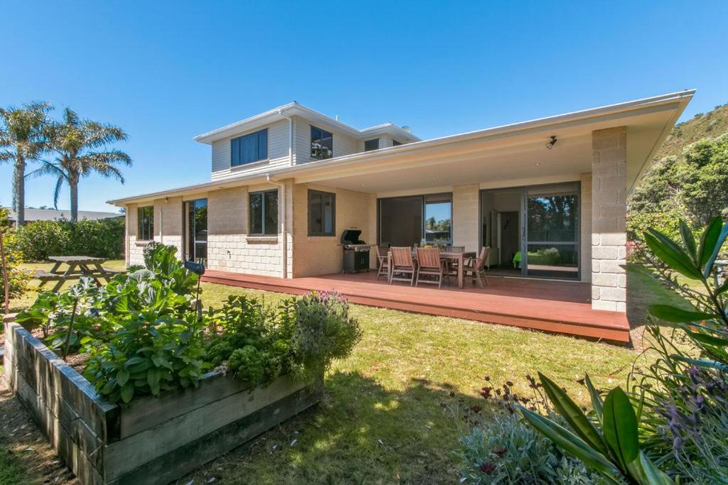 The Bowentown Bach Waihi Beach Holiday Home, New Zealand