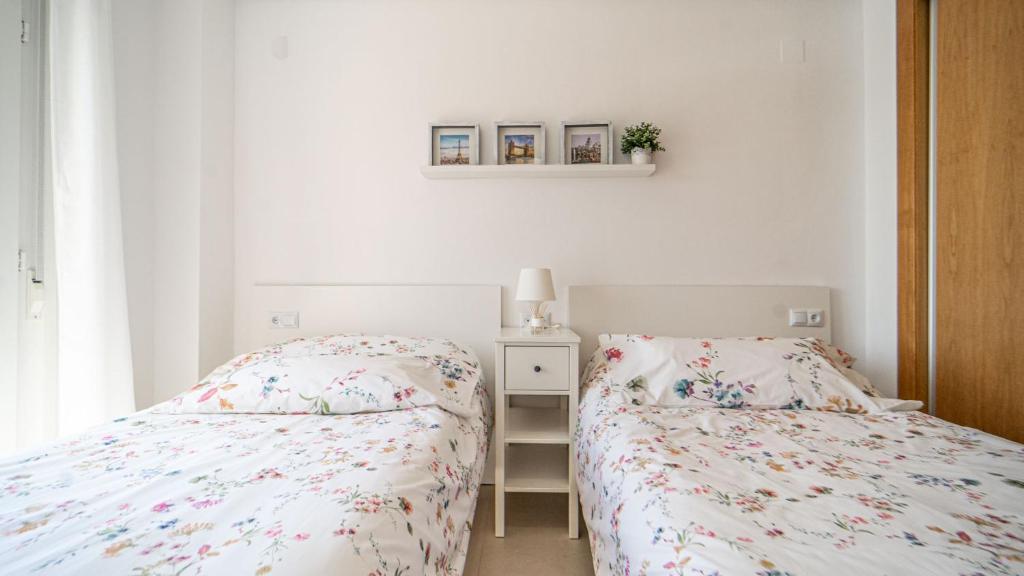 Postel nebo postele na pokoji v ubytování Lovely 2 Bedroom Apartment - AA811LT