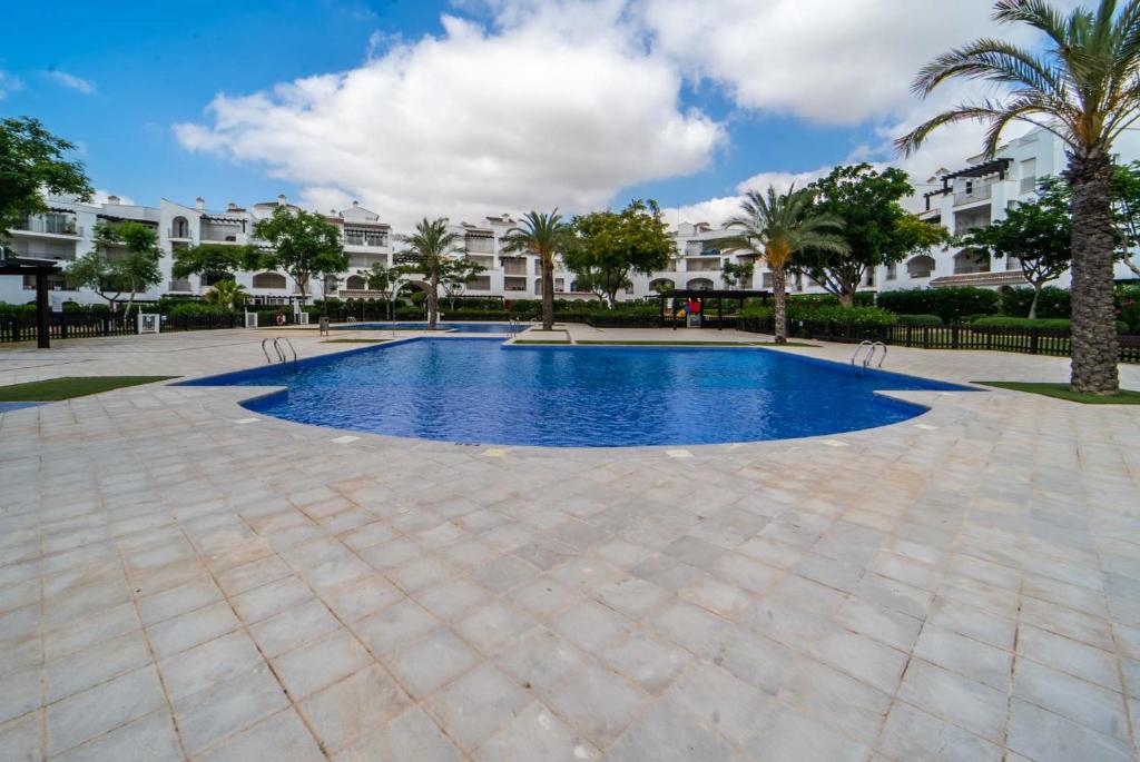 Bazén v ubytování Lovely 2 Bedroom Apartment - AA811LT nebo v jeho okolí
