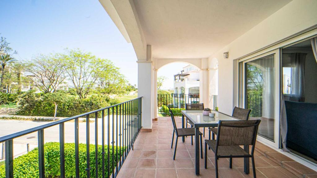 Balkón nebo terasa v ubytování Lovely 2 Bedroom Apartment - AA811LT