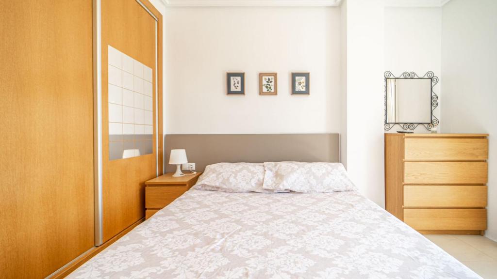 Postel nebo postele na pokoji v ubytování Lovely 2 Bedroom Apartment - AA811LT