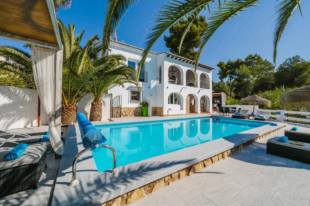Villa Angeles Blanco by Villa Plus, Cumbre del Sol – Updated ...