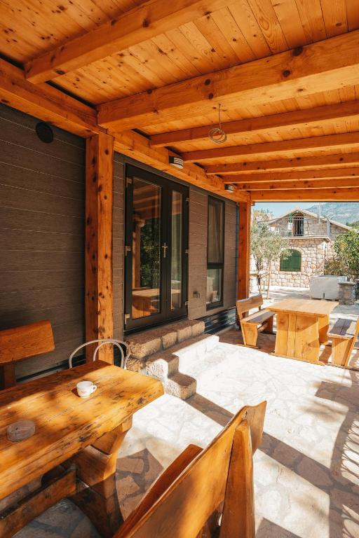 Posezení v ubytování River huts Zrmanja
