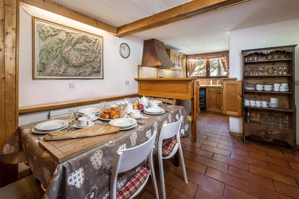 Madame Vacances Chalet Val Rogoney – photo 12