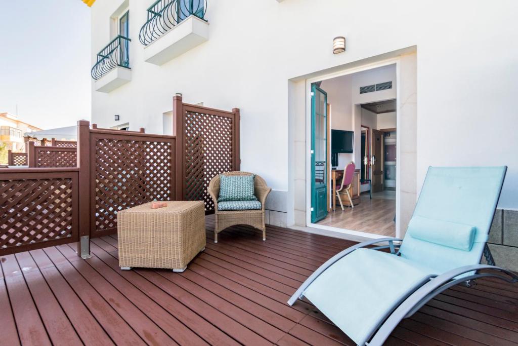 Rõdu või terrass majutusasutuses Hotel Dom Vasco