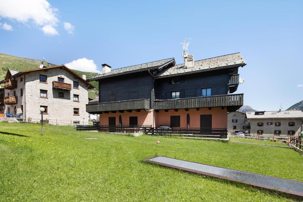 Budynek, w którym mieści się apartament