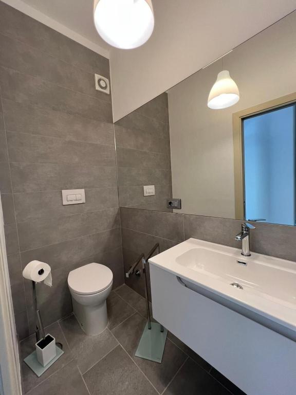 A bathroom at B&B 8 Marzo