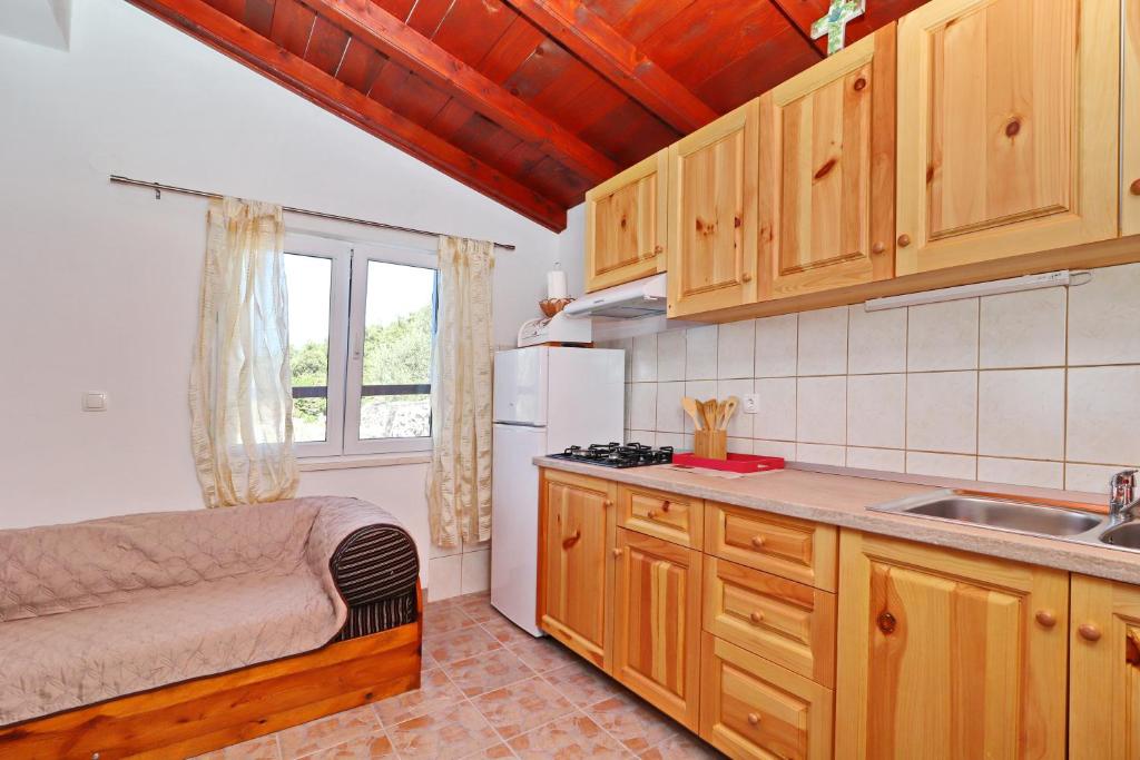 A cozinha ou cozinha compacta de Holiday Home Zule
