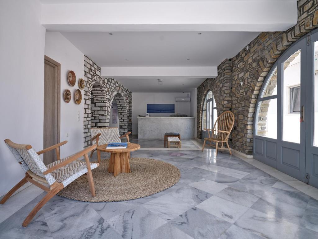 Posezení v ubytování Galinos Hotel for adults only