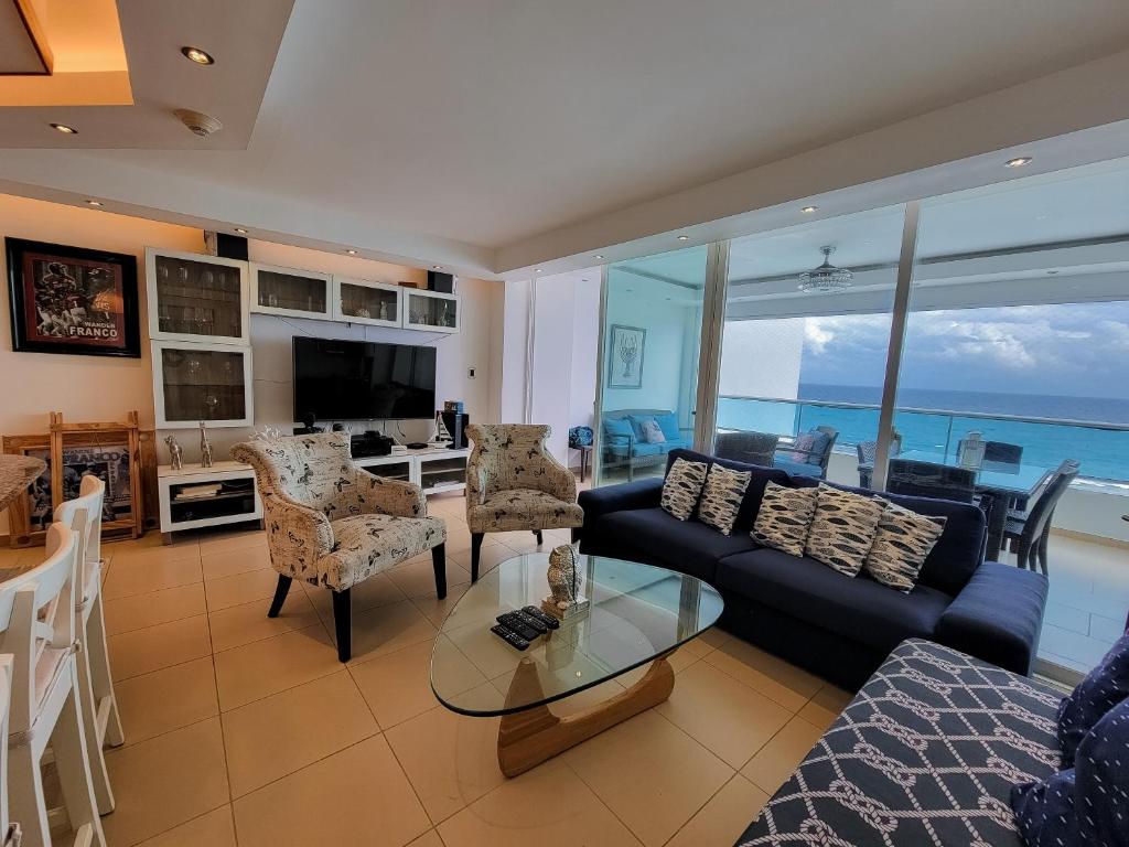 Marbella Juan Dolio Beachfrom Vayadit Rentals, Juan Pedro Updated