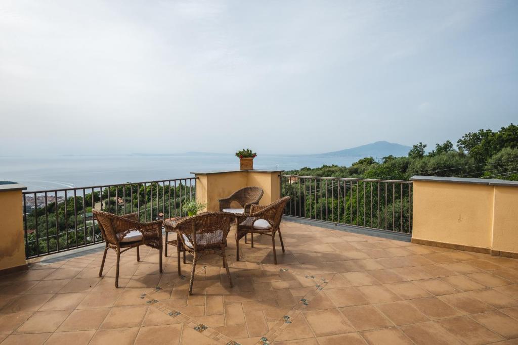 A balcony or terrace at Casale Ianus - Country house with Panoramic View