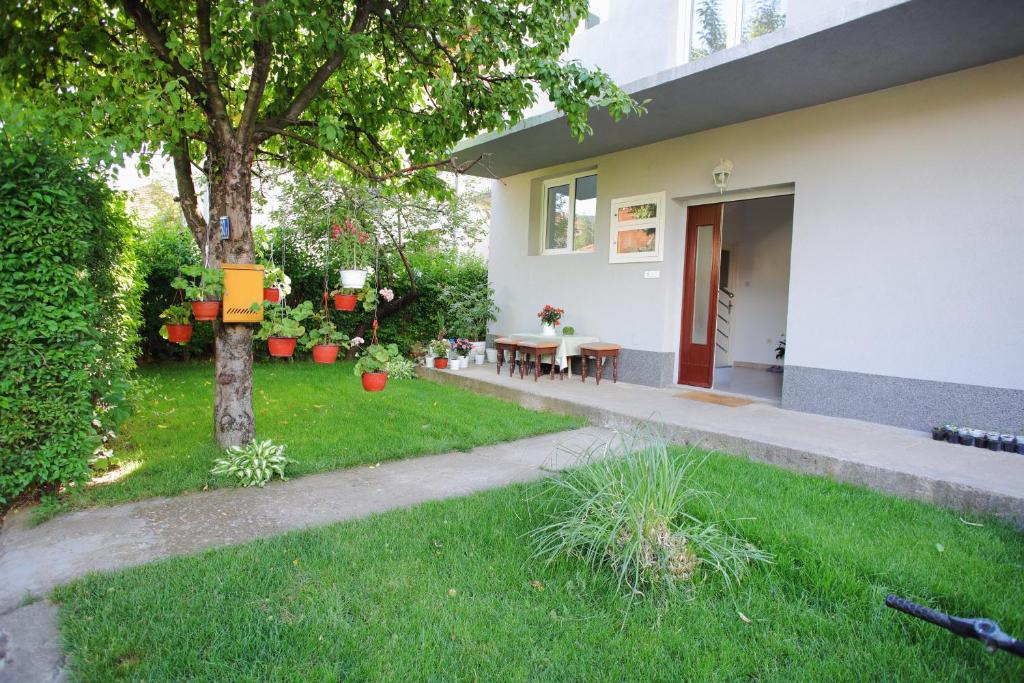Zahrada ubytování Apartmani Hedonist
