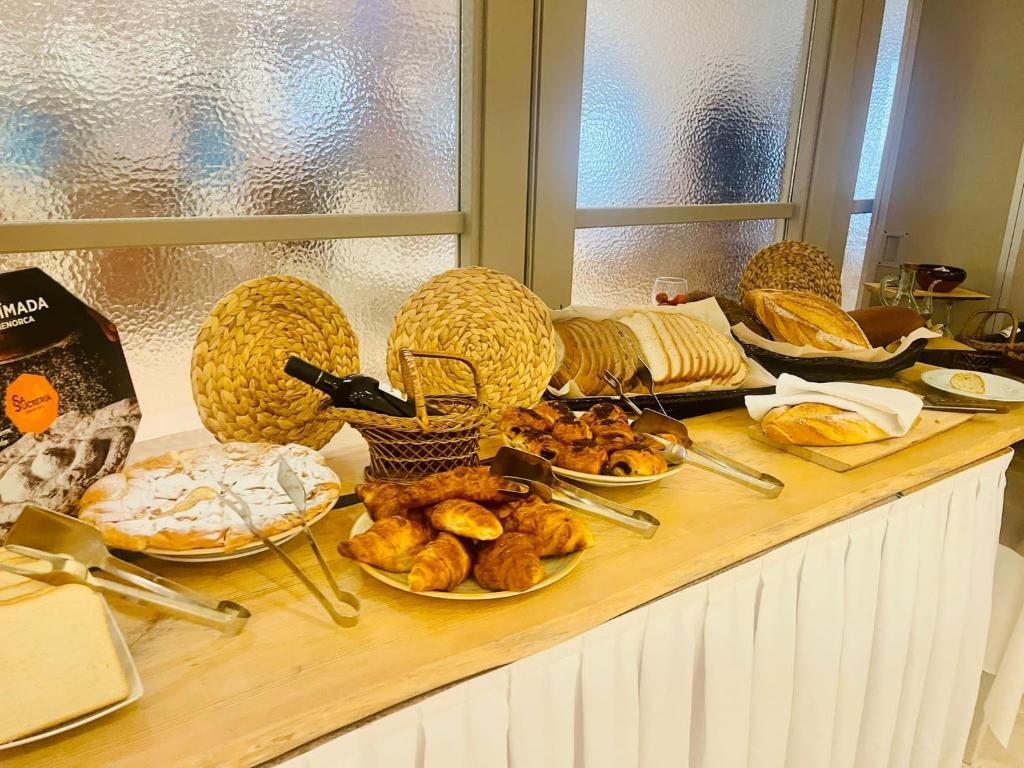 Hotel Jeni & Restaurant, Es Mercadal – Precios actualizados 2023
