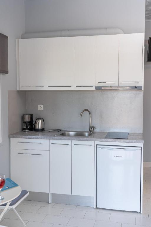 Mary's Studios & Apartment - 3