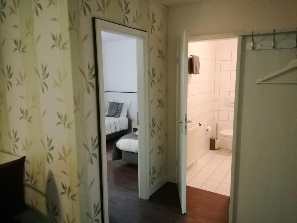 Koupelna v ubytování Am Glenne