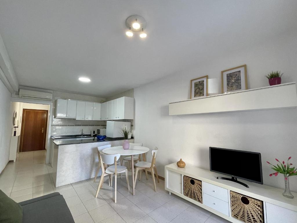 La Pineda Apartment, La Pineda – Precios actualizados 2023