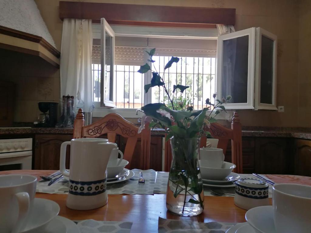 Charming House with Pool & Barbecue - Дом с пятью спальней
