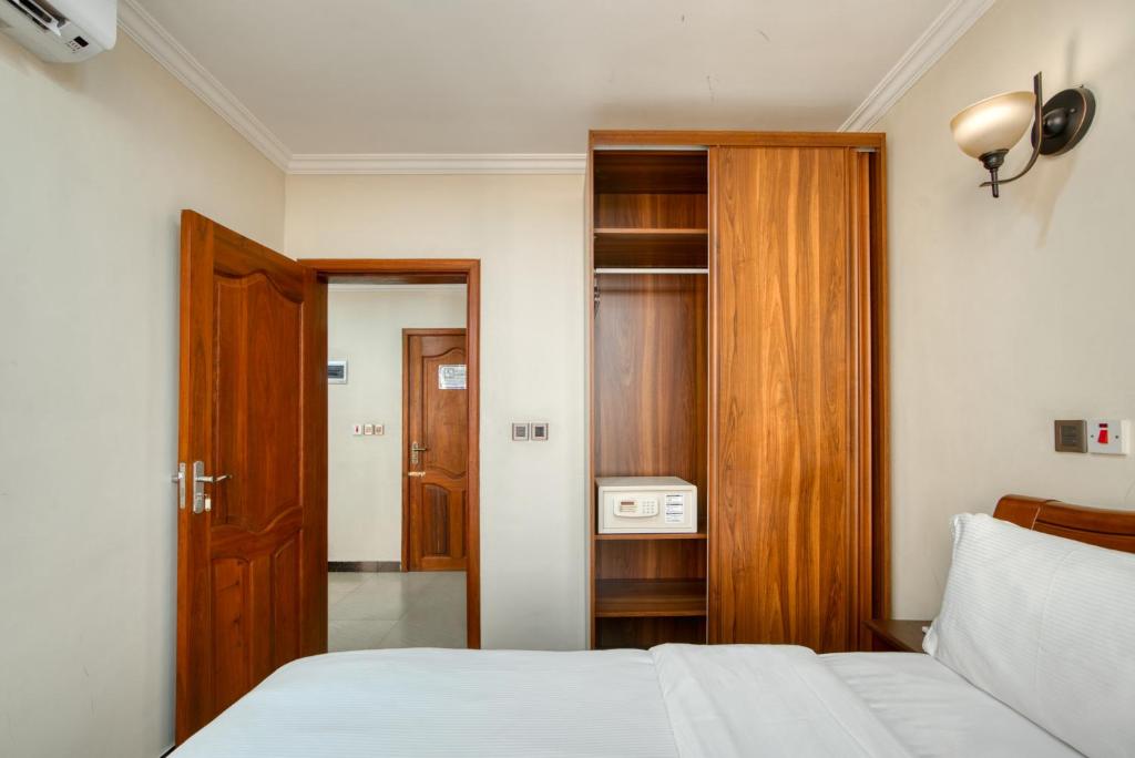 Kibo Palace Apartments photo