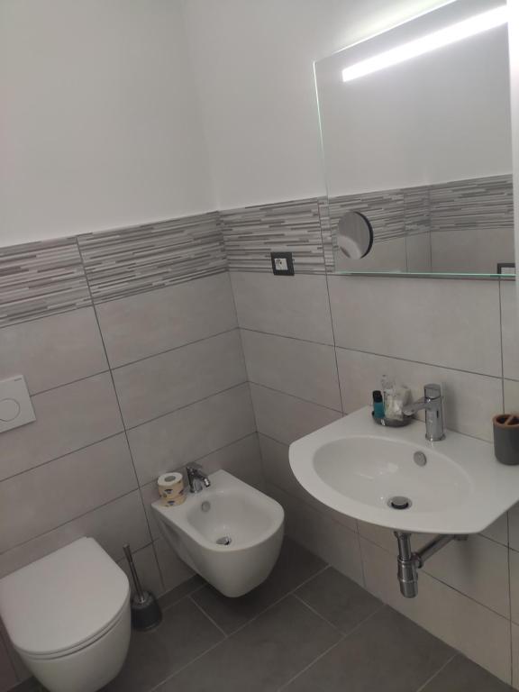 A bathroom at Ninfea Tropea City Rooms