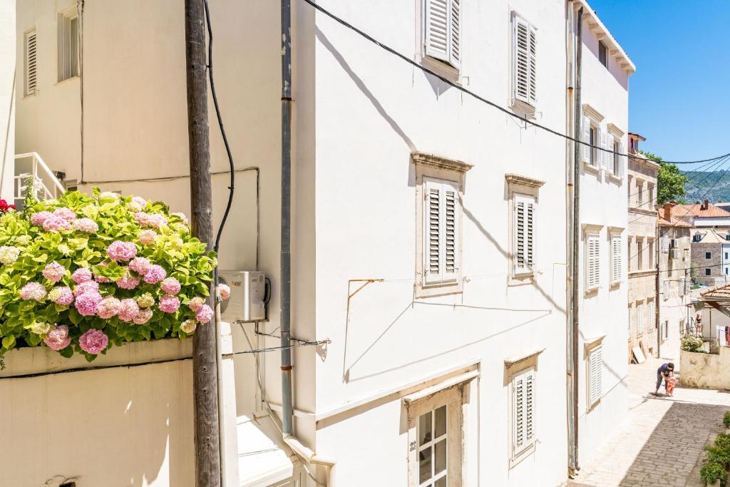 Budova, v ktorej sa apartmán nachádza