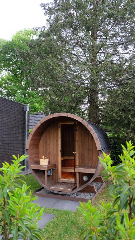 Zahrada ubytování The White Oak - Luxe 4 persoons bungalow met prive sauna