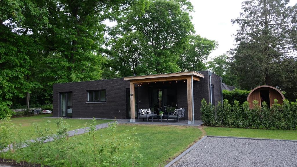 Zahrada ubytování The White Oak - Luxe 4 persoons bungalow met prive sauna