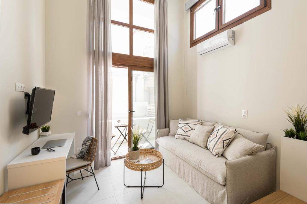 A television and/or entertainment centre at Palm Residences