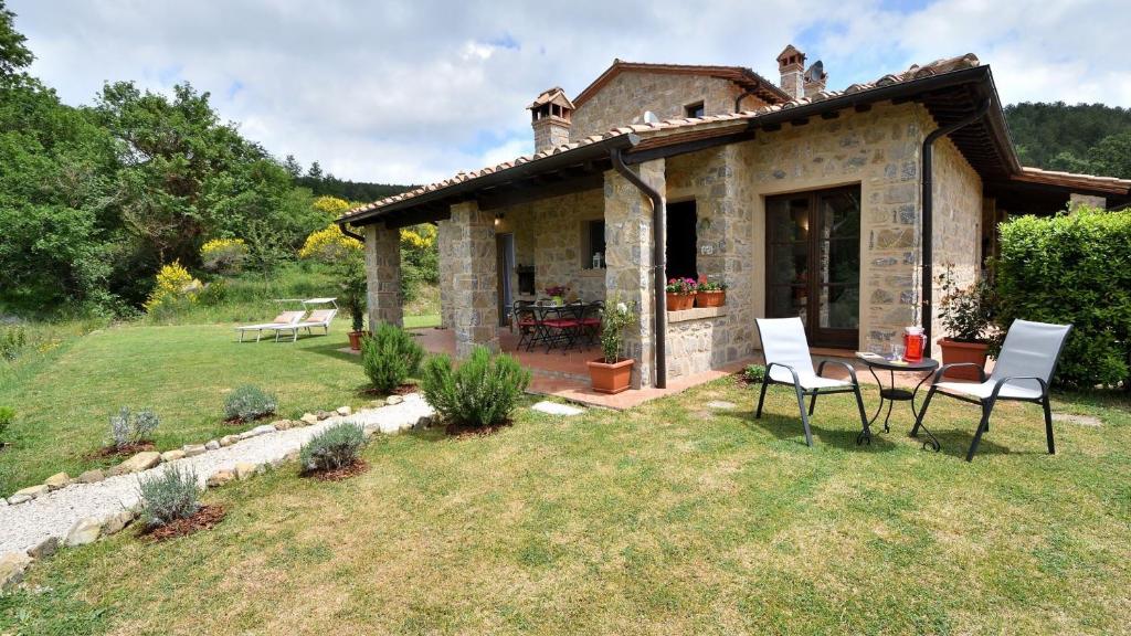 Vonkajšia záhrada v ubytovaní Villa Nocciola Il Poderone