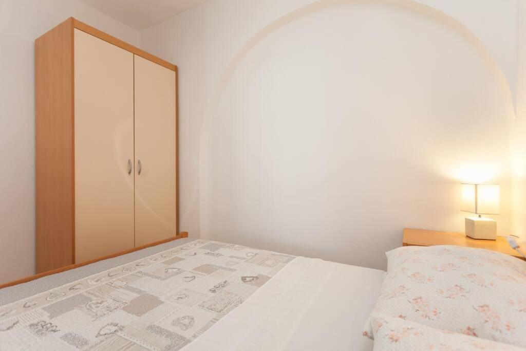 Irena's place A1 - 12