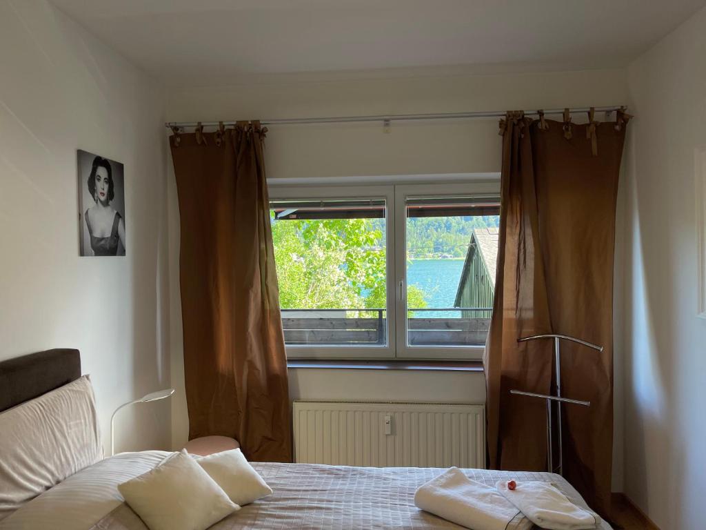 Posteľ alebo postele v izbe v ubytovaní Seewohnung Lucia - mit Seezugang