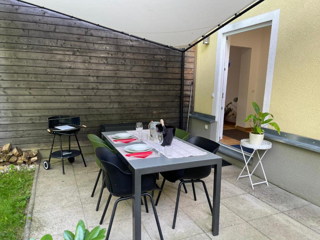 Patio alebo iná vonkajšia časť ubytovania Seewohnung Lucia - mit Seezugang