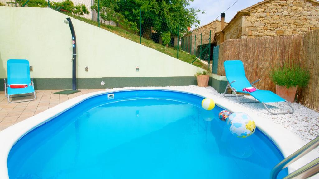 Basen w obiekcie Villa Nicolara by Rent Istria lub w pobliżu