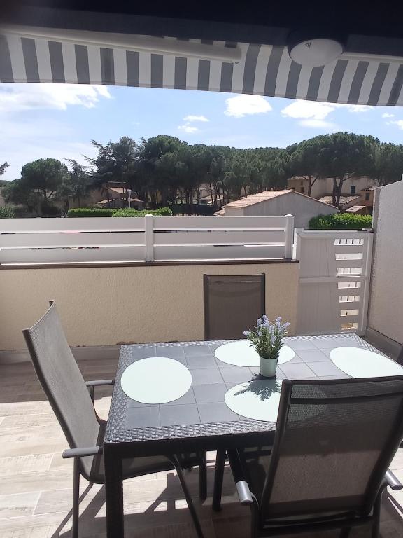Balkón alebo terasa v ubytovaní Appartement JADE dans résidence proche Tennis/ centre naturiste
