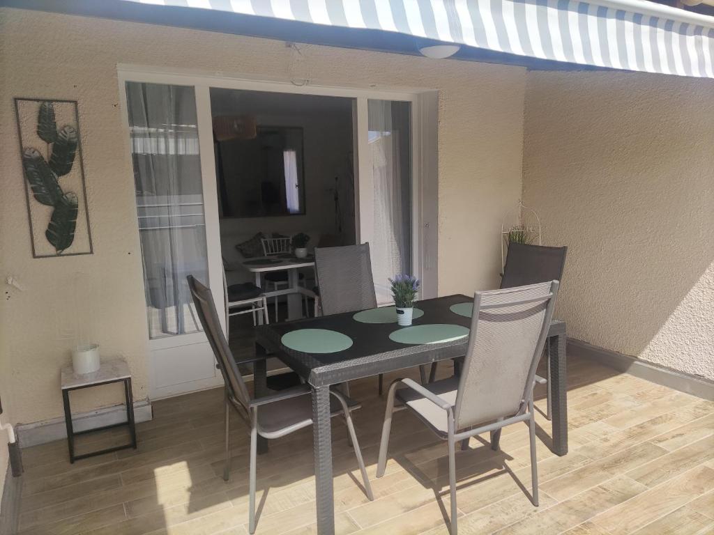 Fotografia z galérie ubytovania Appartement JADE dans résidence proche Tennis/ centre naturiste v destinácii Cap d'Agde