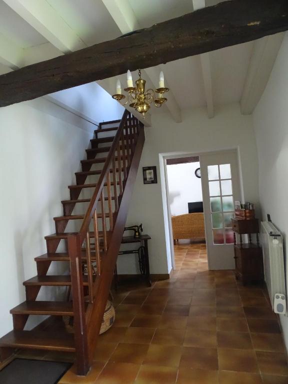 Kuchnia lub aneks kuchenny w obiekcie Moulin de la Follaine Gîte Le logis du meunier