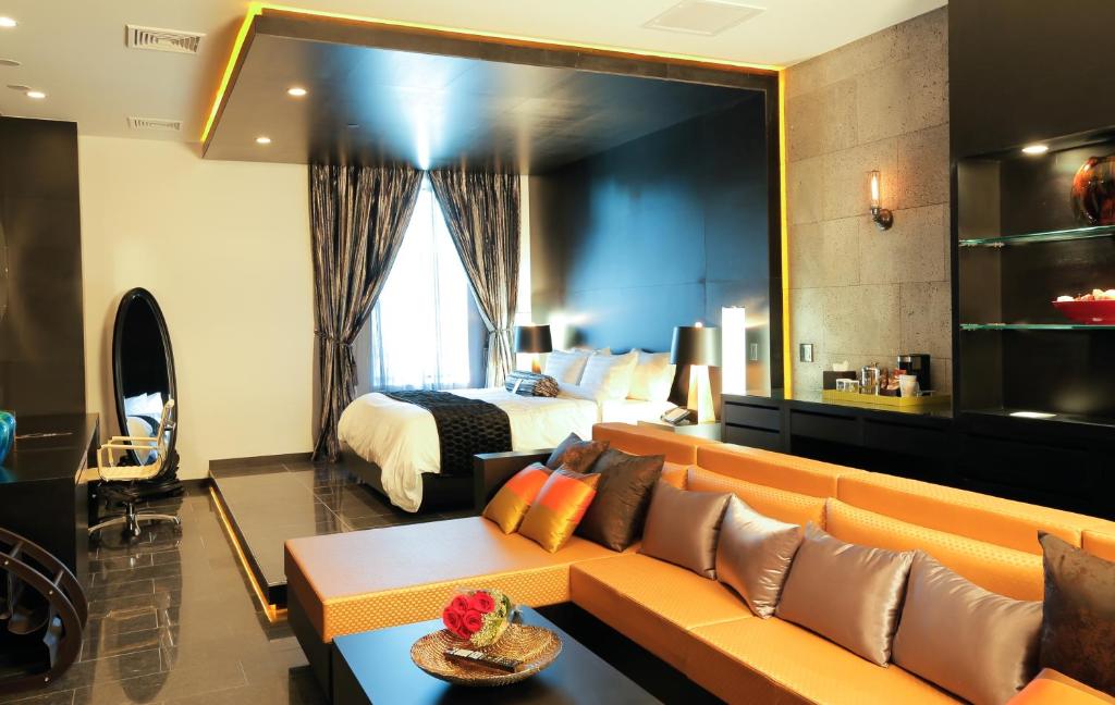 Een zitgedeelte bij The One Boutique Hotel