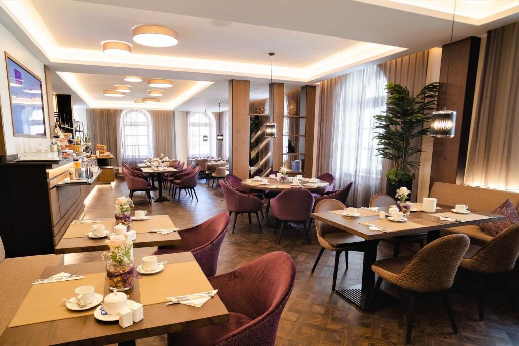 Restaurace v ubytování Hotel Merkur - Superior