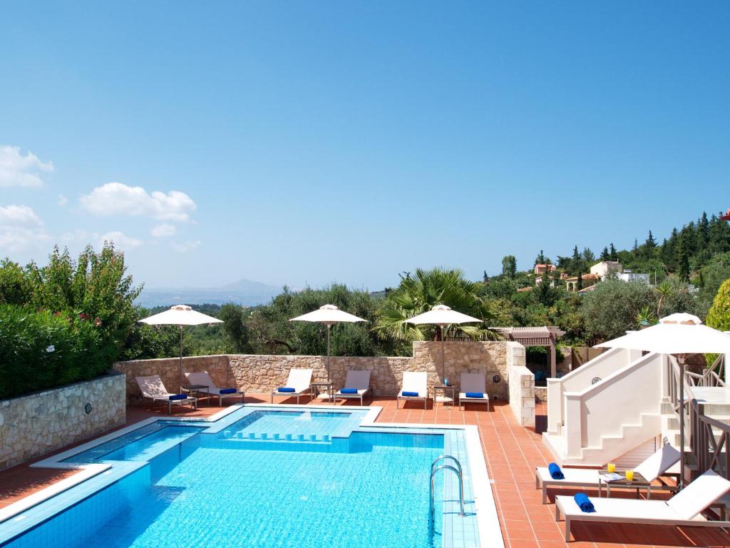 Bazén v ubytování Villa Metapothia Gavalochori Crete nebo v jeho okolí
