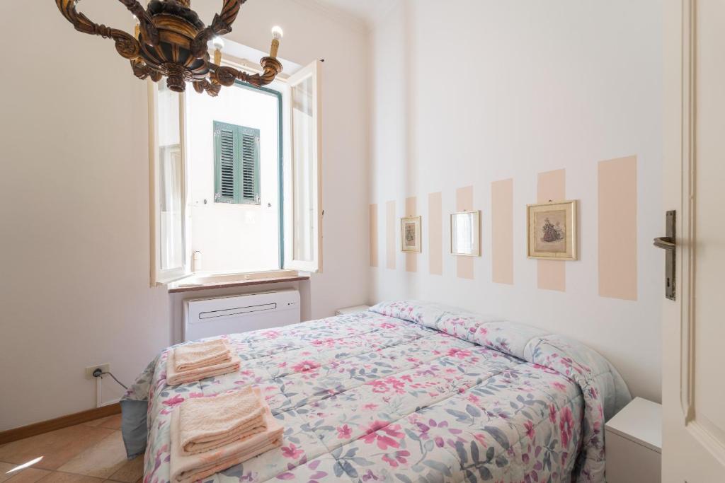 A bed or beds in a room at Seaview Alghero Apt