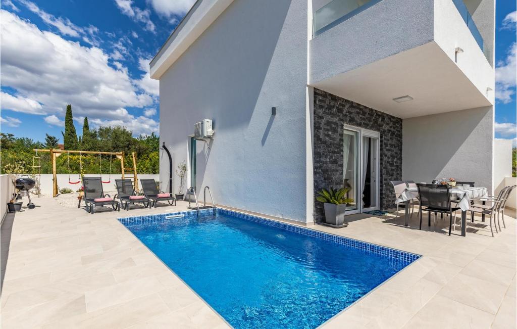 Amazing home in Medulin w/ Outdoor swimming pool, WiFi and 3 Bedrooms Medulin Istrien Kroatien