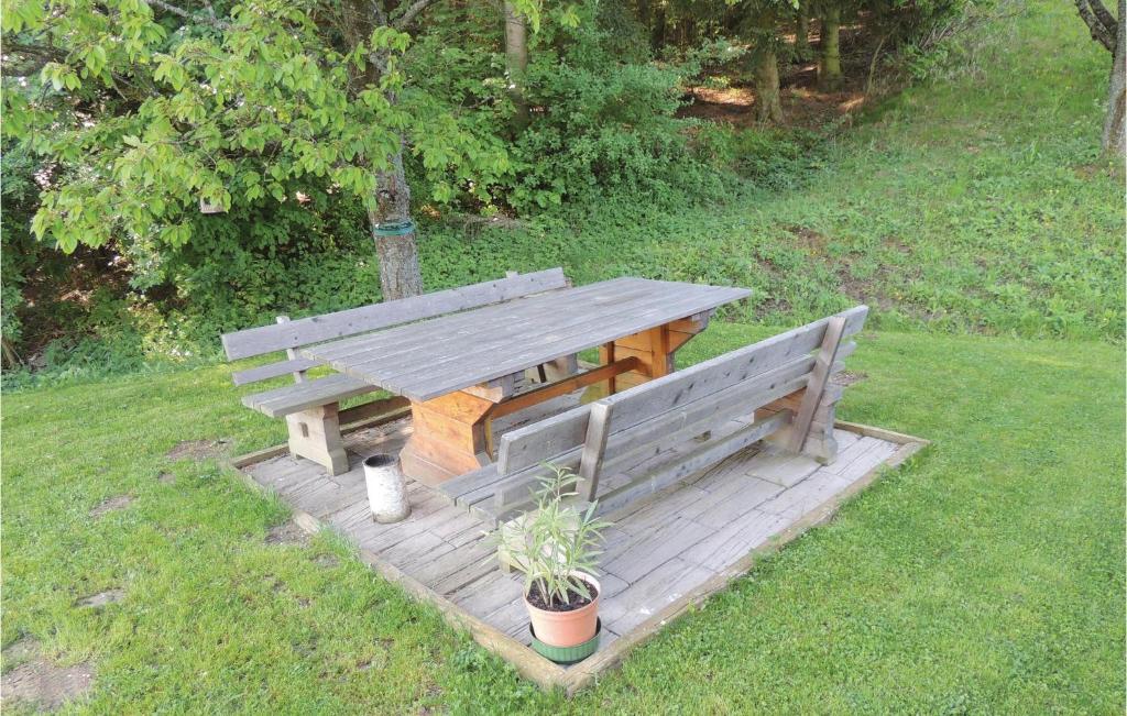 A garden outside Haus In Strem Mit Panoramab,