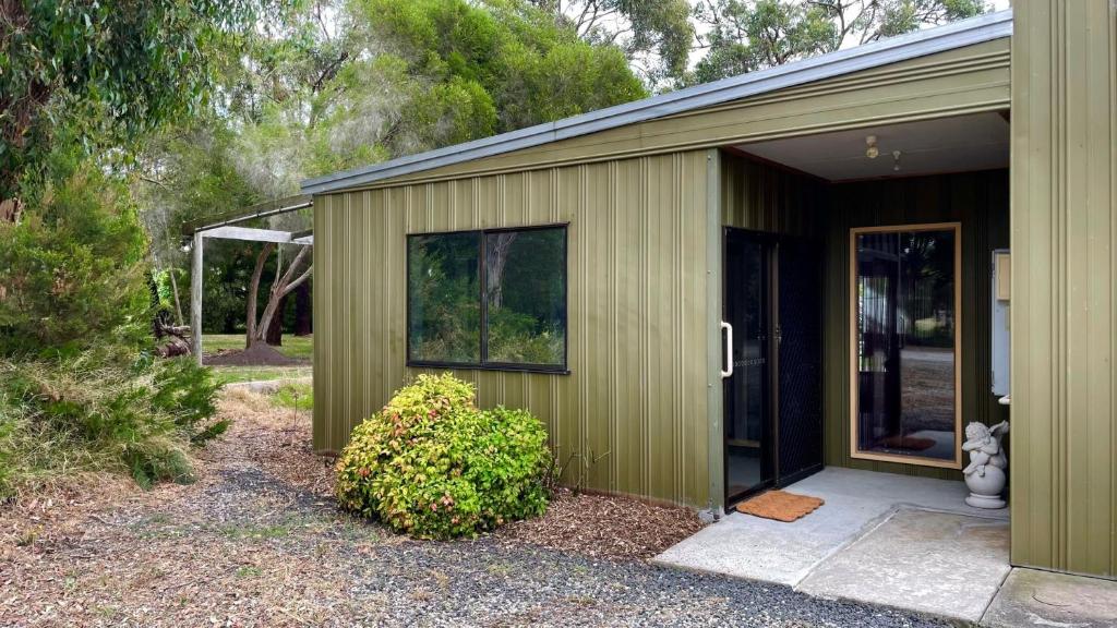 Sunnyside Close to Inverloch - Housity