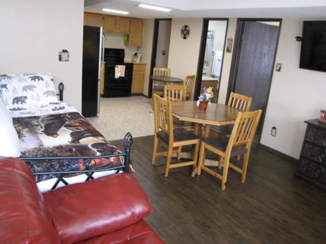 Bear Country Inn and Suites - Two-Bedroom Suite