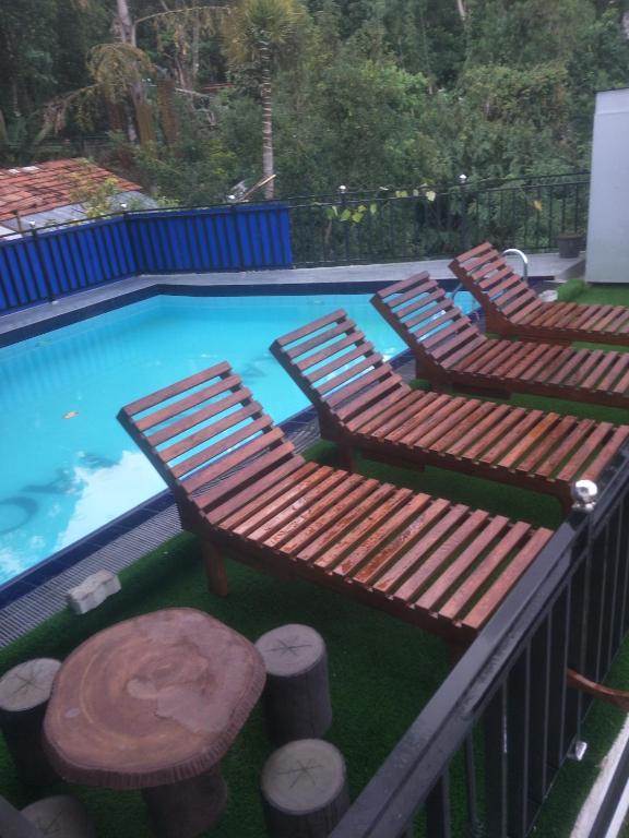 Bazén v ubytování Rawan Face Hotel Ella nebo v jeho okolí