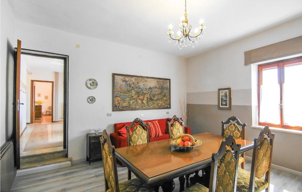 Posedenie v ubytovaní Beautiful Apartment In Magliano