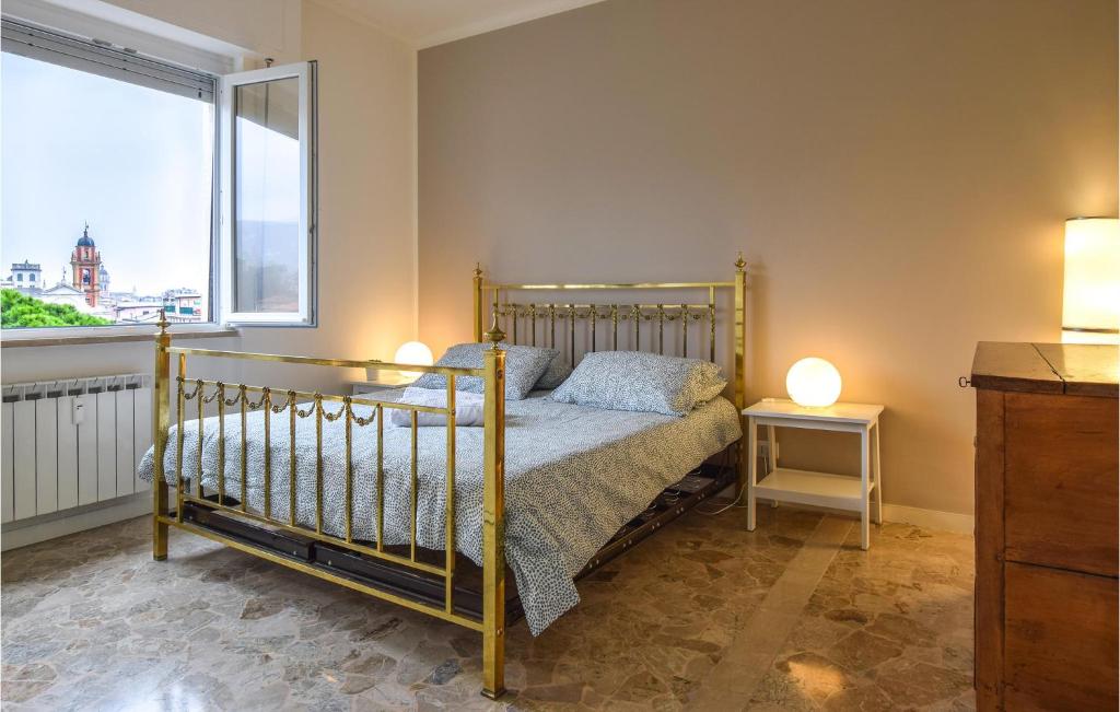 Posteľ alebo postele v izbe v ubytovaní 2 Bedroom Lovely Apartment In Chiavari