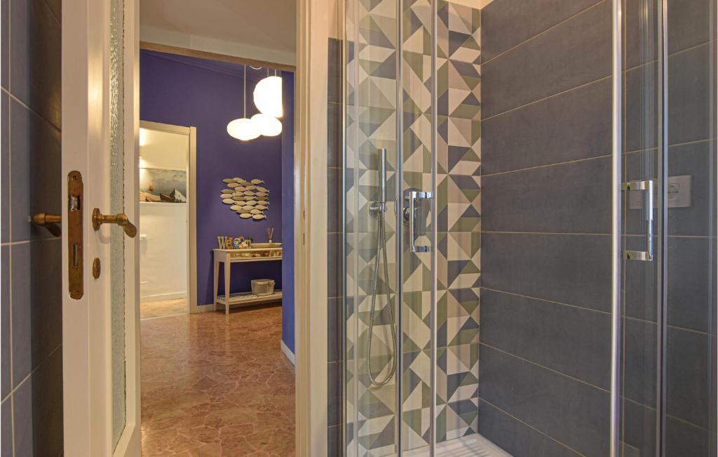 Kúpeľňa v ubytovaní 2 Bedroom Lovely Apartment In Chiavari