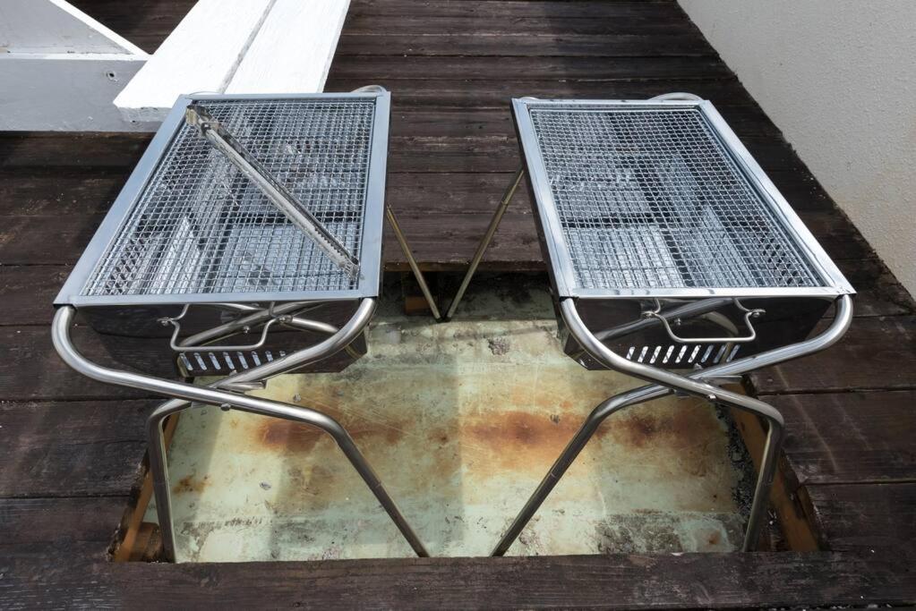 美ら海水族館車で5分/BBQ可能/夕日の見える屋上テラス/4BR一戸建/駐車場3台/最大18名宿泊 - 四居室房屋