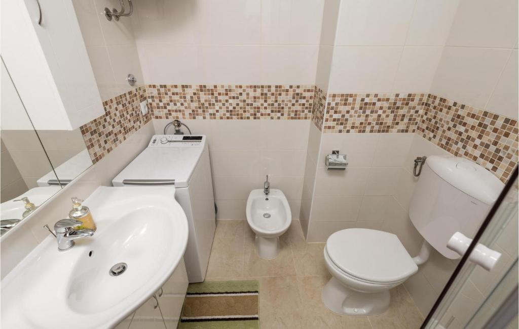 Kúpeľňa v ubytovaní Amazing Apartment In Sveti Juraj