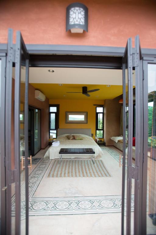 House of love Khaoyai by Ganit - Deluxe King Room